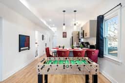 Modern 3 BR Apt 5 Mins to Downtown Sleeps 10 - Image 2