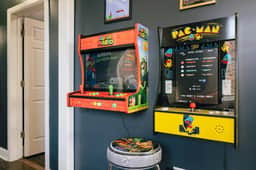 Spacious Arcade Apt for 12 Guests 10 min Downtown - Image 4