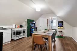 Cozy Urban View Retreat Near Downtown - Sleeps 7 - Image 5