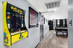 Arcade Fun: Pet-Friendly Chicago Apt, Sleeps 12 - Image 3