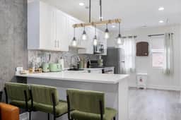 Comfy Boho - 10 Mins to Downtown - Sleeps 5 Games - Image 2