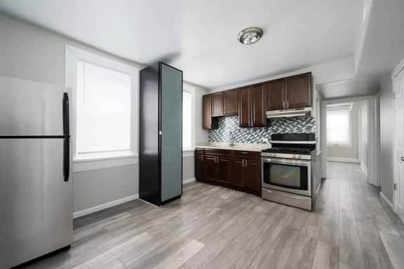 Moody 2 BRs - Games - Garage Parking - Sleeps 6 - Image 1