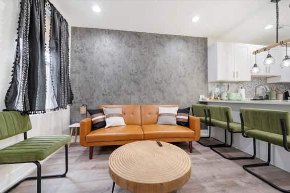 Comfy Boho - 10 Mins to Downtown - Sleeps 5 Games - Image 1