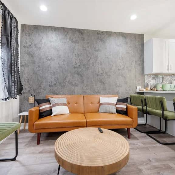 Comfy Boho - 10 Mins to Downtown - Sleeps 5 Games - Image 1