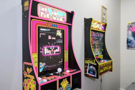 Fun Gaming Apartment w/Free Parking - Image 3