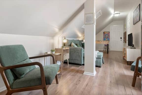 Urban View Retreat Near Downtown - Sleeps 7 - Image 5