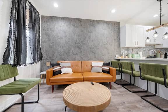 Stylish Cozy Boho • 10 Min to Downtown • Sleeps 5 - Image 2