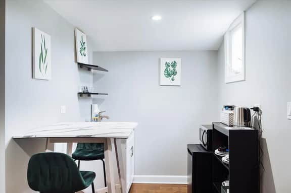 Fun Logan Sq Apt - PacMan - Sleeps 5 Pet Friendly - Image 3